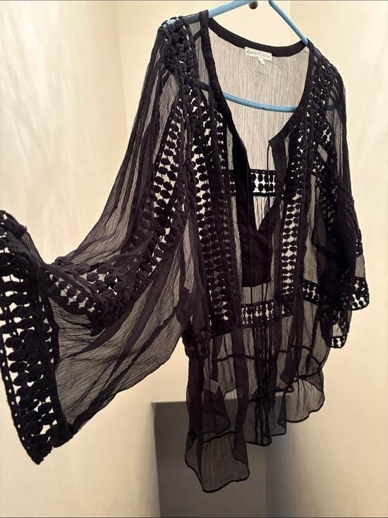 Daniel Rainn Tops - 💋Daniel Rainn Black Sheer Crochet-Trim Voile Tunic🔥